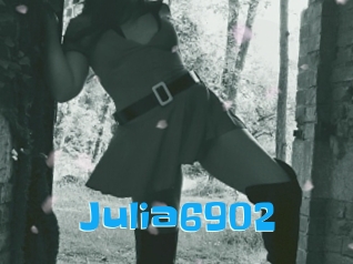 Julia6902